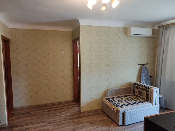 2- квартира 42 м² эт. 3/4 пр. Ленина 44.