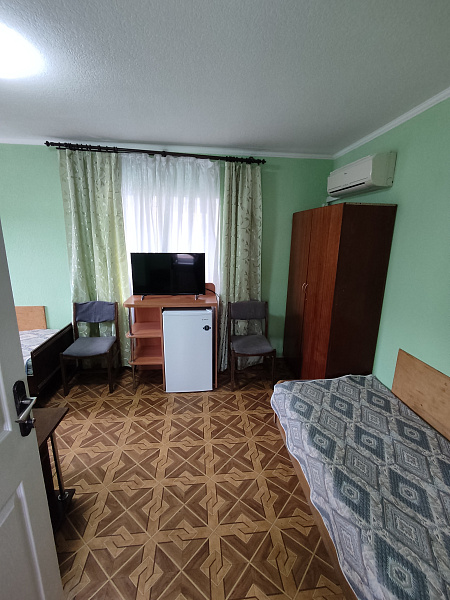 4-х местный  эт 2/2 , ул. Московская  22 а 