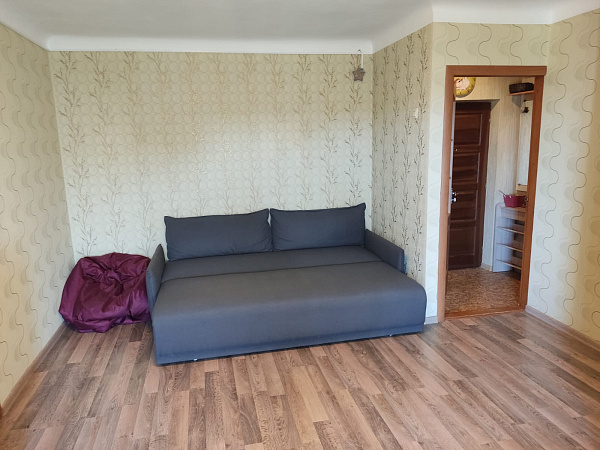 2- квартира 42 м² эт. 3/4 пр. Ленина 44.