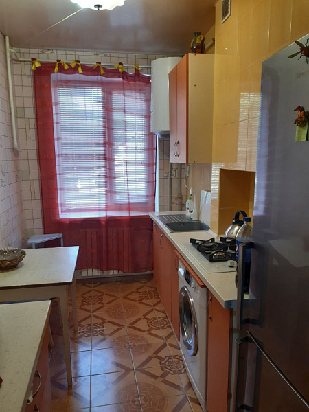 2- ком. кв. 44 м² . ул. Полупанова 