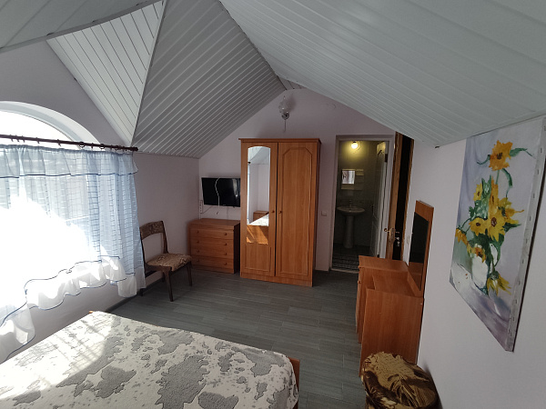 2-х местный 12 м² эт 3/3 ул. Комсомольская 8