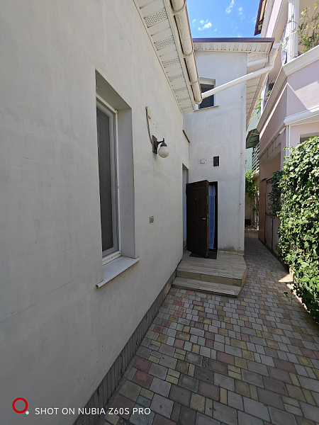 1.к.Студия.26.кв. 2 этаж. ул. Санаторская 10