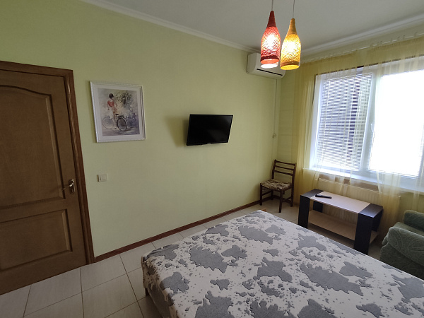 2-х местный  12 м², эт. 2/3 ул. Комсомольская 8