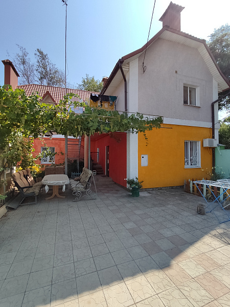 3-х местный  эт. 2/2 , ул. Московская 22 а