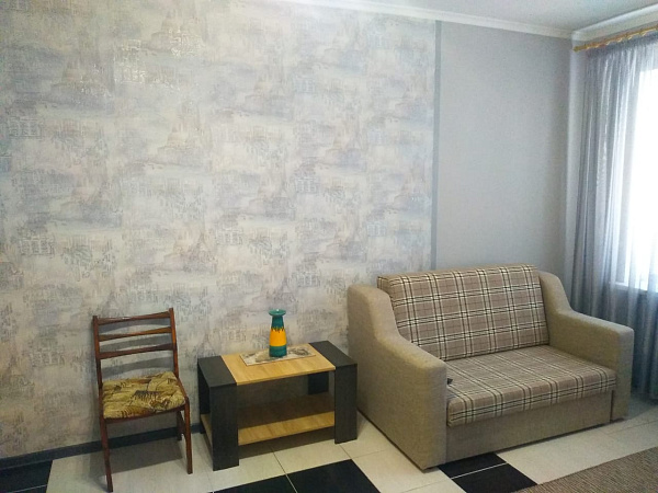 3-х местный, 20 м² эт. 2/3 ул. Комсомольская 8