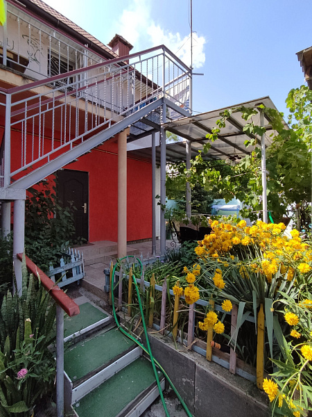 4-х местный  эт 2/2 , ул. Московская  22 а 