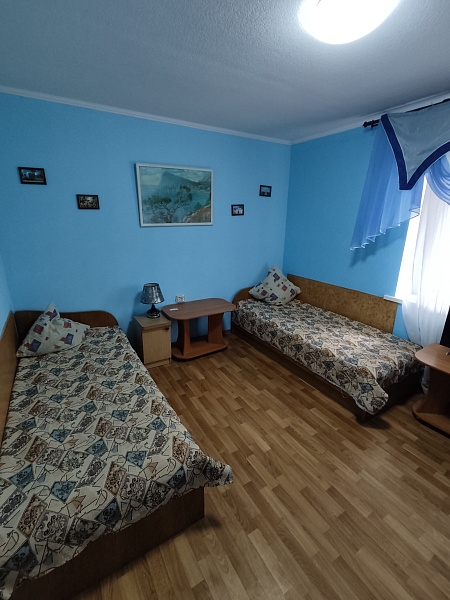 3-х местный  эт. 2/2 , ул. Московская 22 а