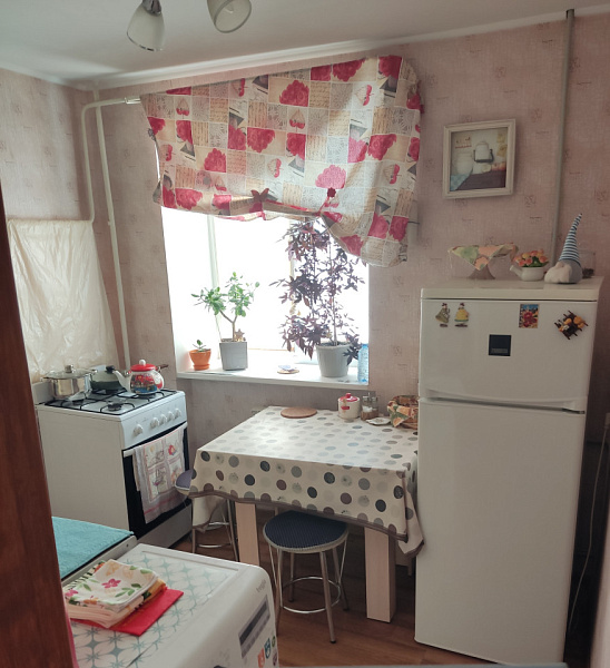 2- квартира 42 м² эт. 3/4 пр. Ленина 44.