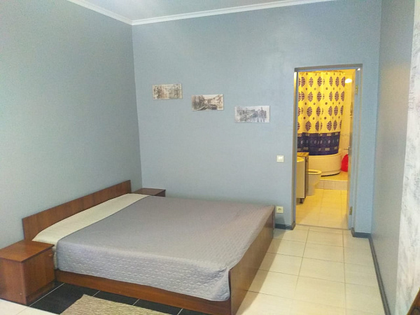 3-х местный, 20 м² эт. 2/3 ул. Комсомольская 8