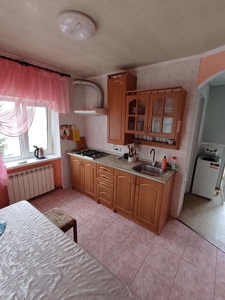 3-х.местный бюджетный  2 эт. улица Московская 